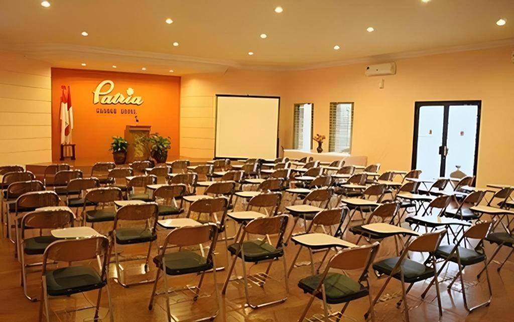 Patria Garden Hotel Blitar Kültér fotó