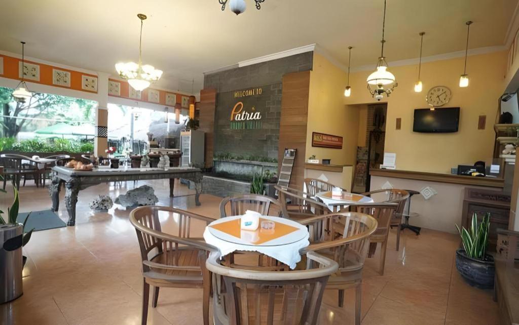Patria Garden Hotel Blitar Kültér fotó