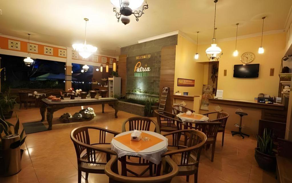 Patria Garden Hotel Blitar Kültér fotó