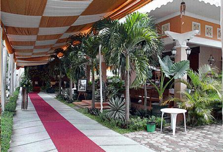 Patria Garden Hotel Blitar Kültér fotó